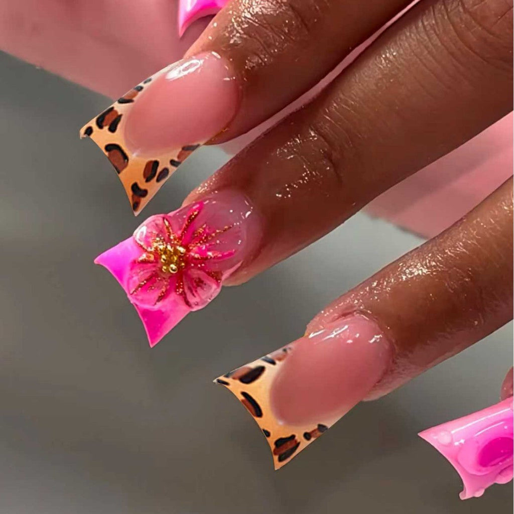 Siopsrl | Decorative Press-On Nail Extensions with Floral Accents Siopsrl