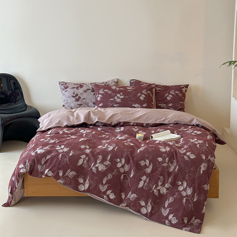 Cotton percale bedding set with natural leaf print and reversible look