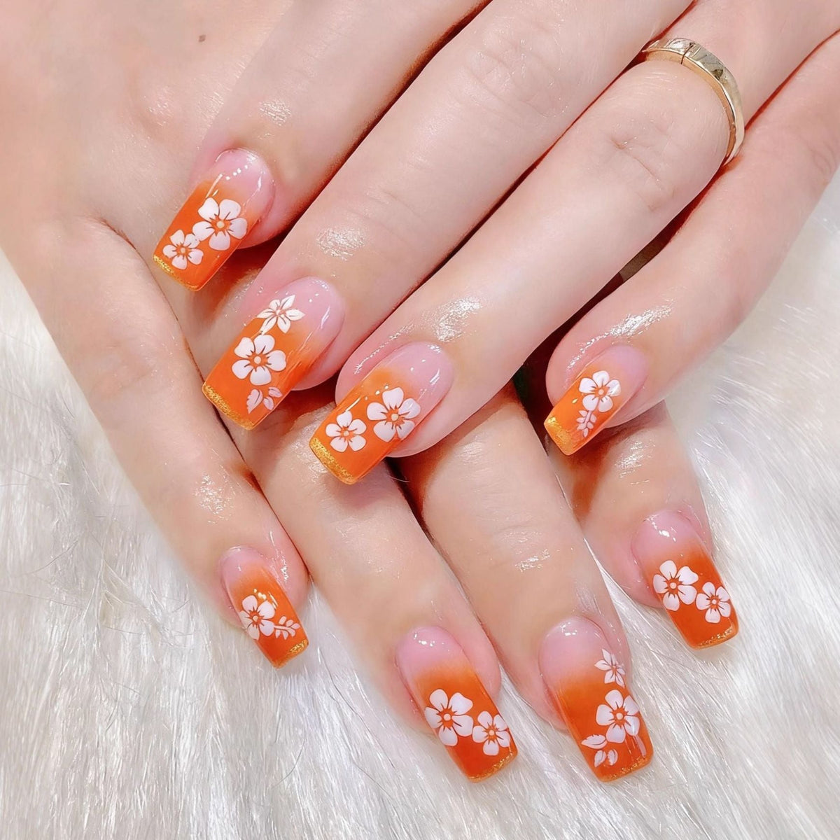 Siopsrl | Creative Nail Art with Exotic Leaf Design Siopsrl