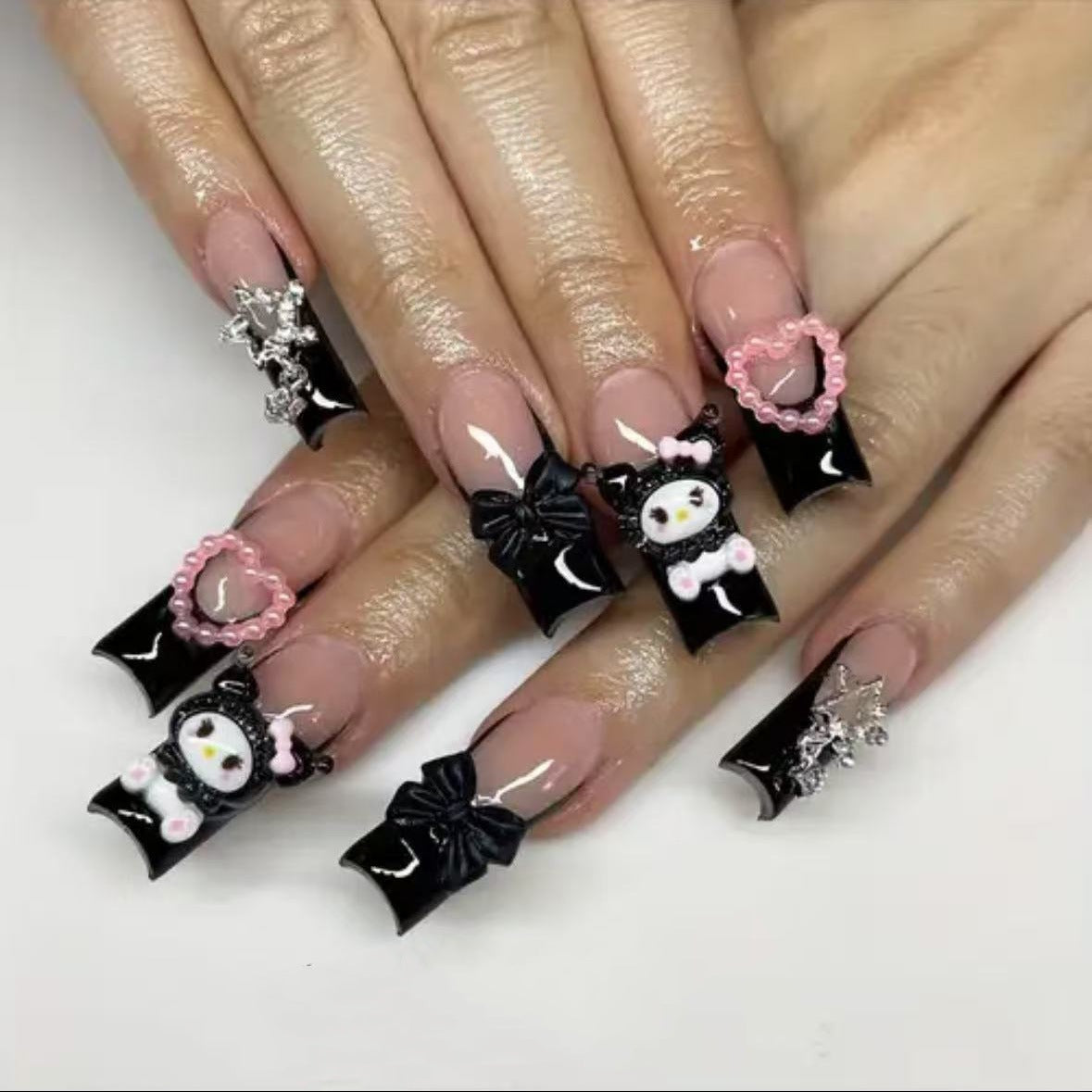 Siopsrl | Artificial nail set with playful 3D designs Siopsrl