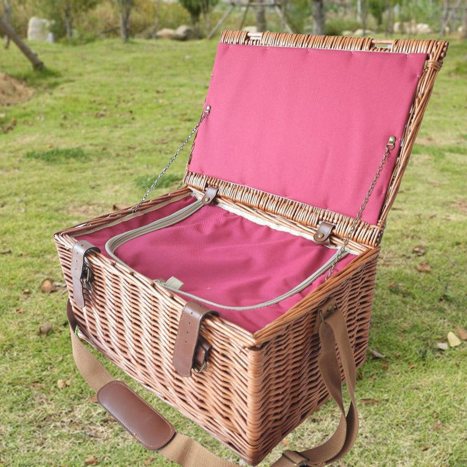 Ladies picnic basket with removable compartments and stylish checkered fabric Siopsrl