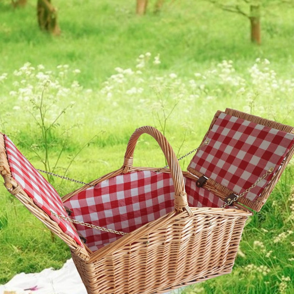 Ladies picnic basket with removable compartments and stylish checkered fabric Siopsrl