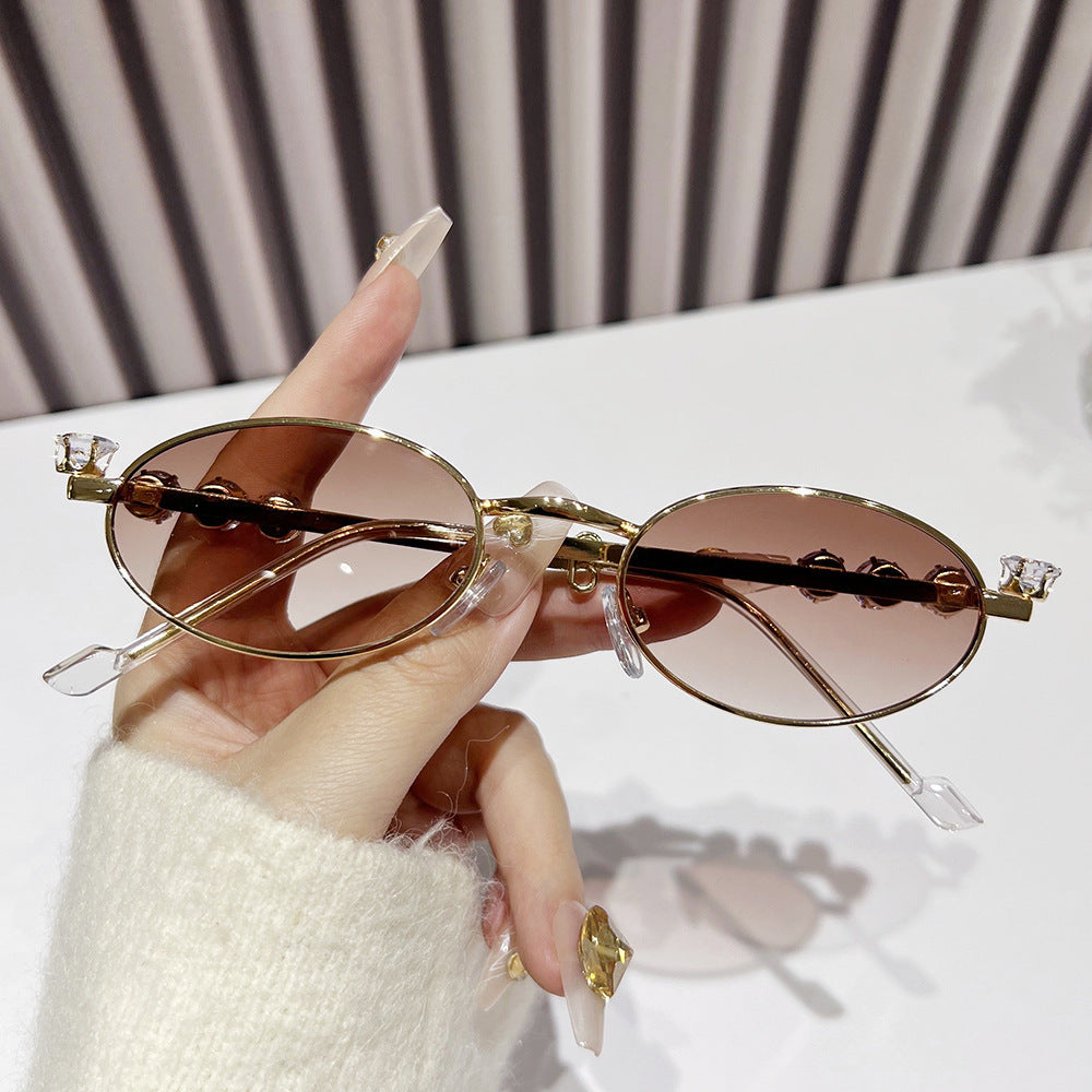 Siopsrl | Fashion-Forward Oval Sunglasses with Crystal Accents Siopsrl