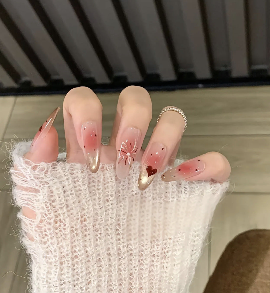 Siopsrl | Decorative Long Stiletto Press-On Nails with Heart and Floral Accents Siopsrl