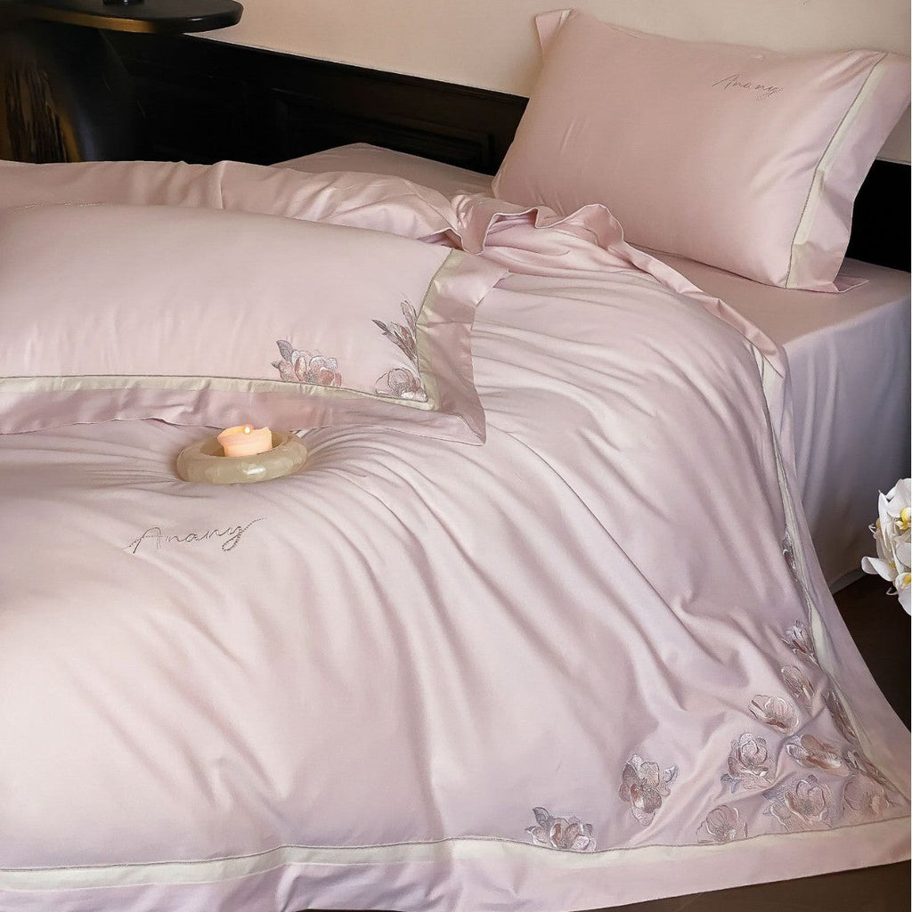 Silk-gloss bed linen set with embroidered rose border Bowlift