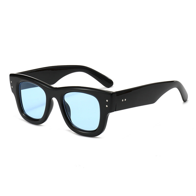 Siopsrl | Retro-Influenced Bold Frame Sunglasses Siopsrl