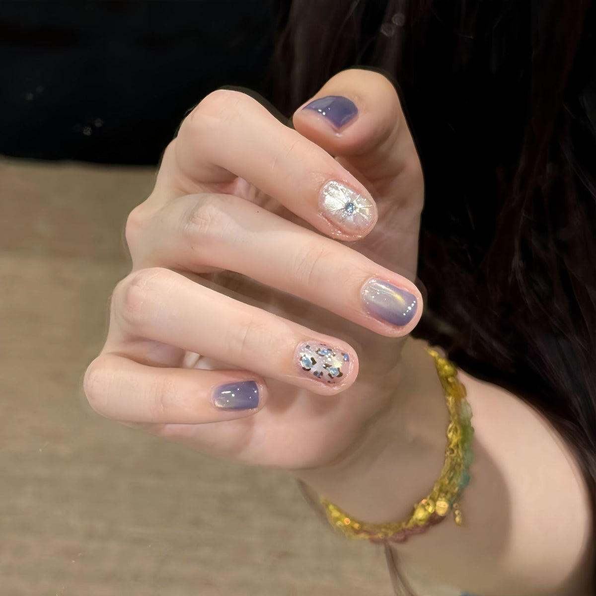 Siopsrl | Glamorous artificial nails with elegant glitter elements Siopsrl