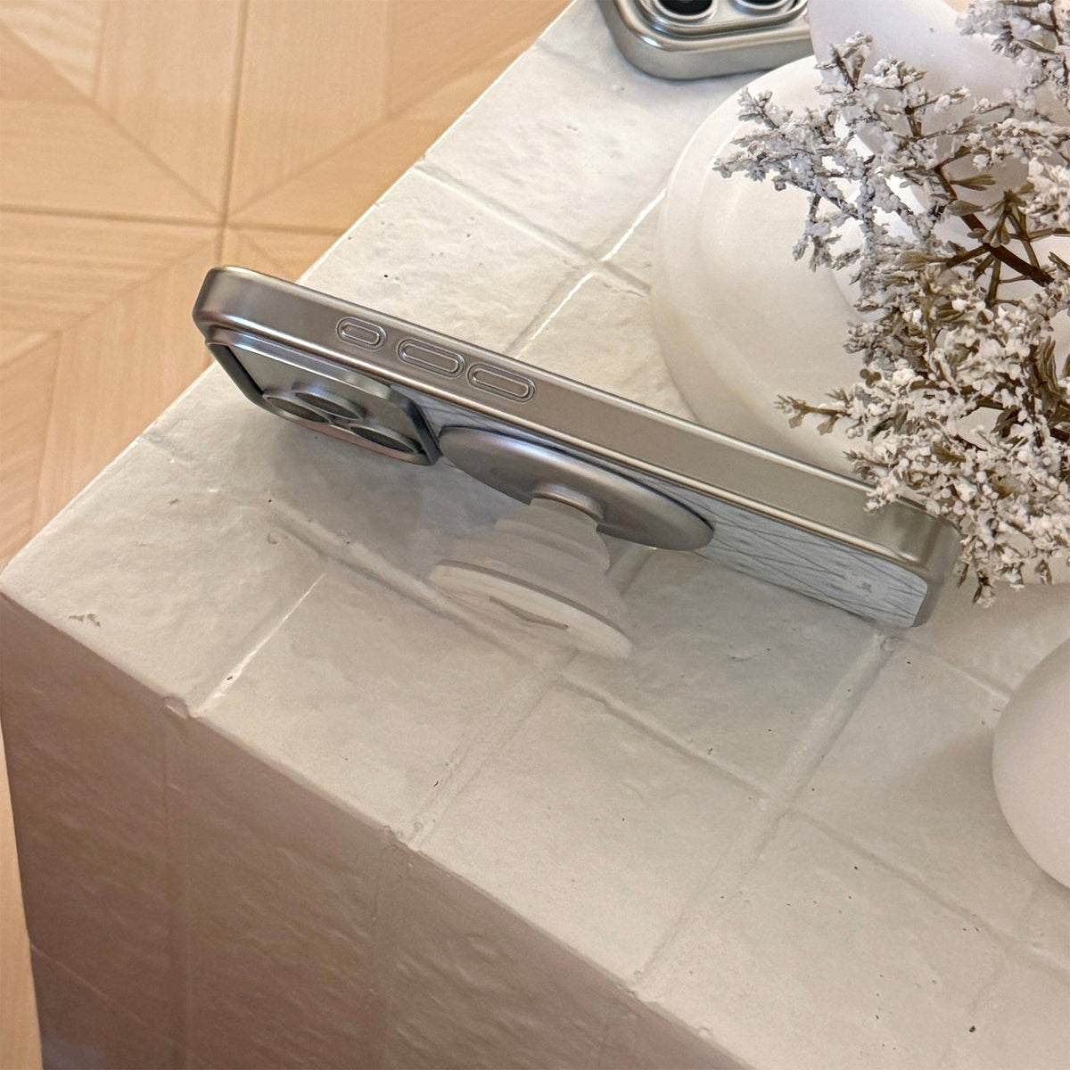 Siopsrl | Smartphone Finger Holder in stylish star design Siopsrl