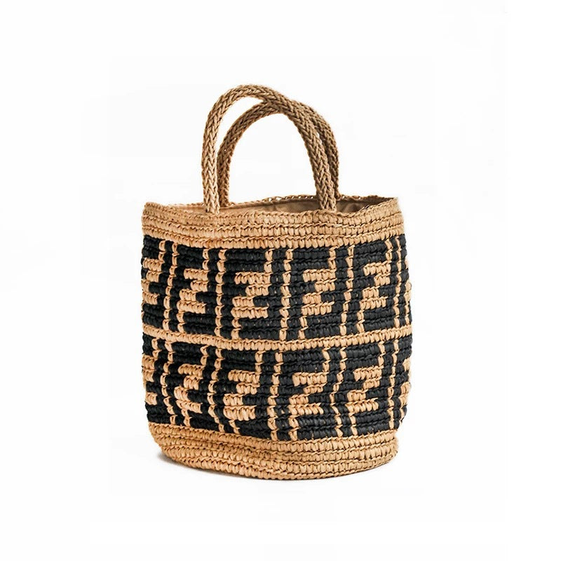 Handwoven basket bag with geometric pattern Siopsrl