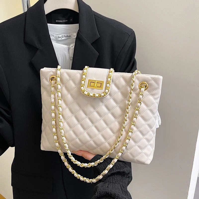 Quilted Elegance Handbag Siopsrl