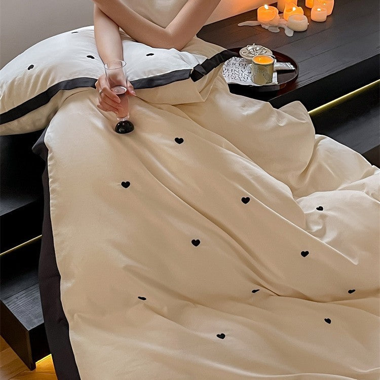 Bedding set made of cotton satin with mini heart embroidery and contrast piping Bowlift