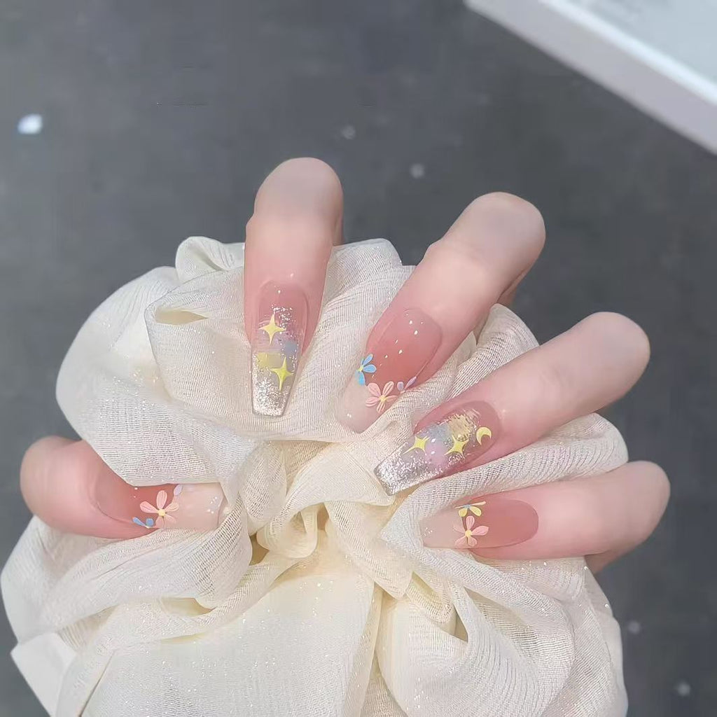Siopsrl | Decorative Long Stiletto Press-On Nails with Heart and Floral Accents Siopsrl