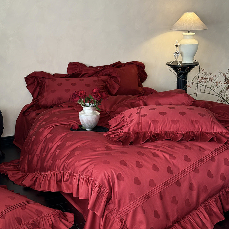 Luxurious satin bedding set with heart jacquard, ruffled frills and hotel closure Bowlift