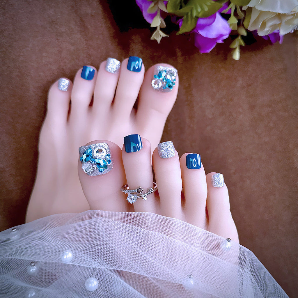Siopsrl | Nail art with glamorous rhinestone accents Siopsrl