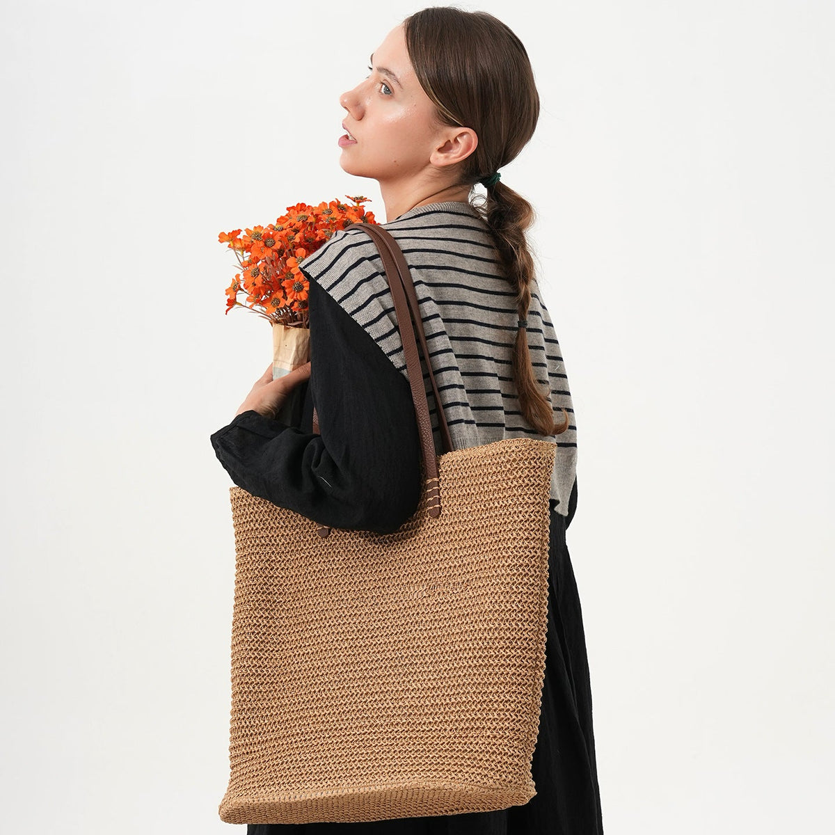 Siopsrl | Spacious Handbag Made of High-Quality Woven Natural Material Siopsrl