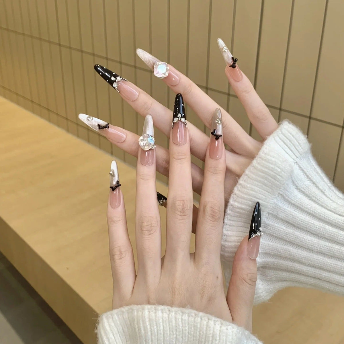 Siopsrl | Premium Crystal-Decorated Stiletto Press-On Nail Extensions Siopsrl