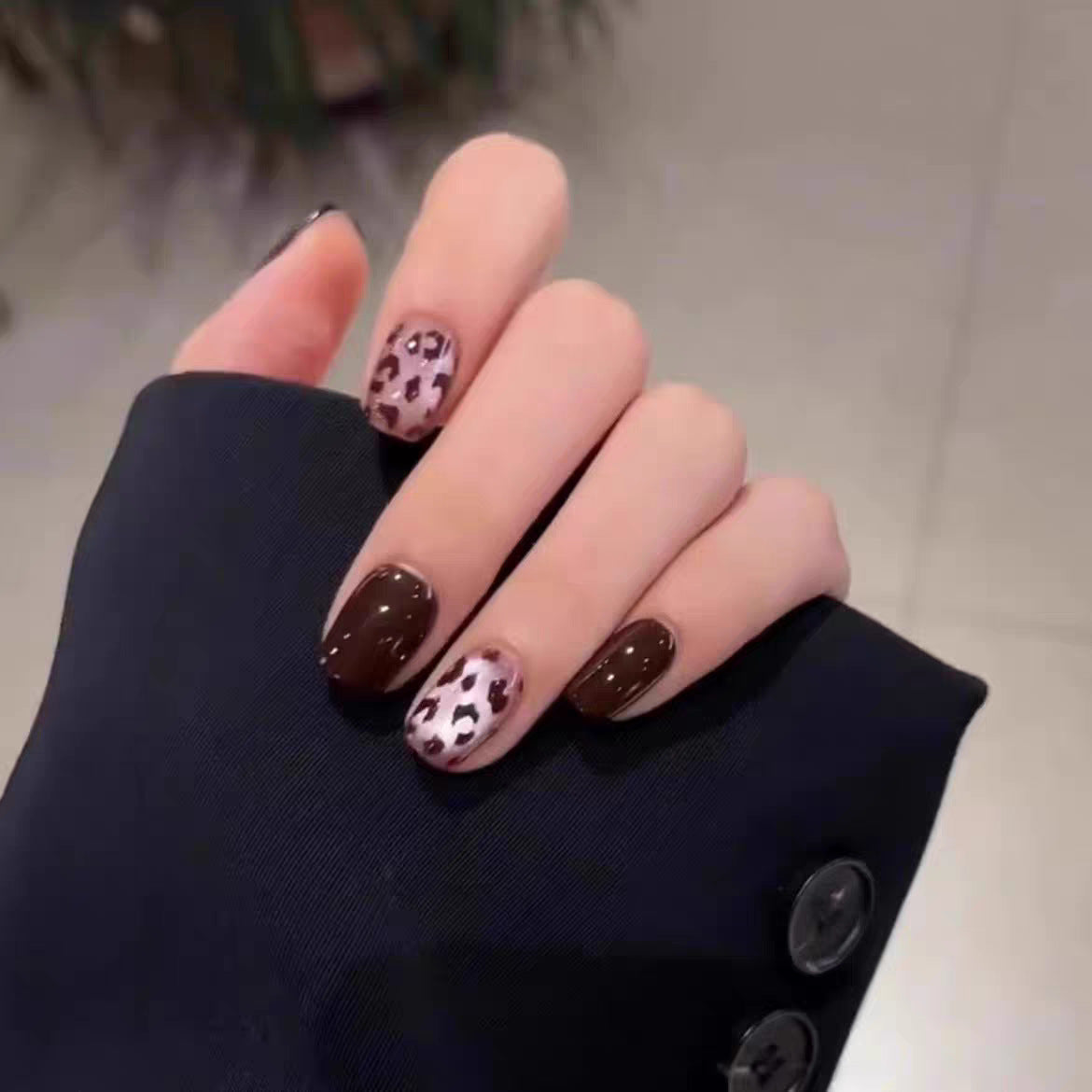 Siopsrl | Artistic Press-On Nail Set with Leopard Print and Glossy Finish Siopsrl