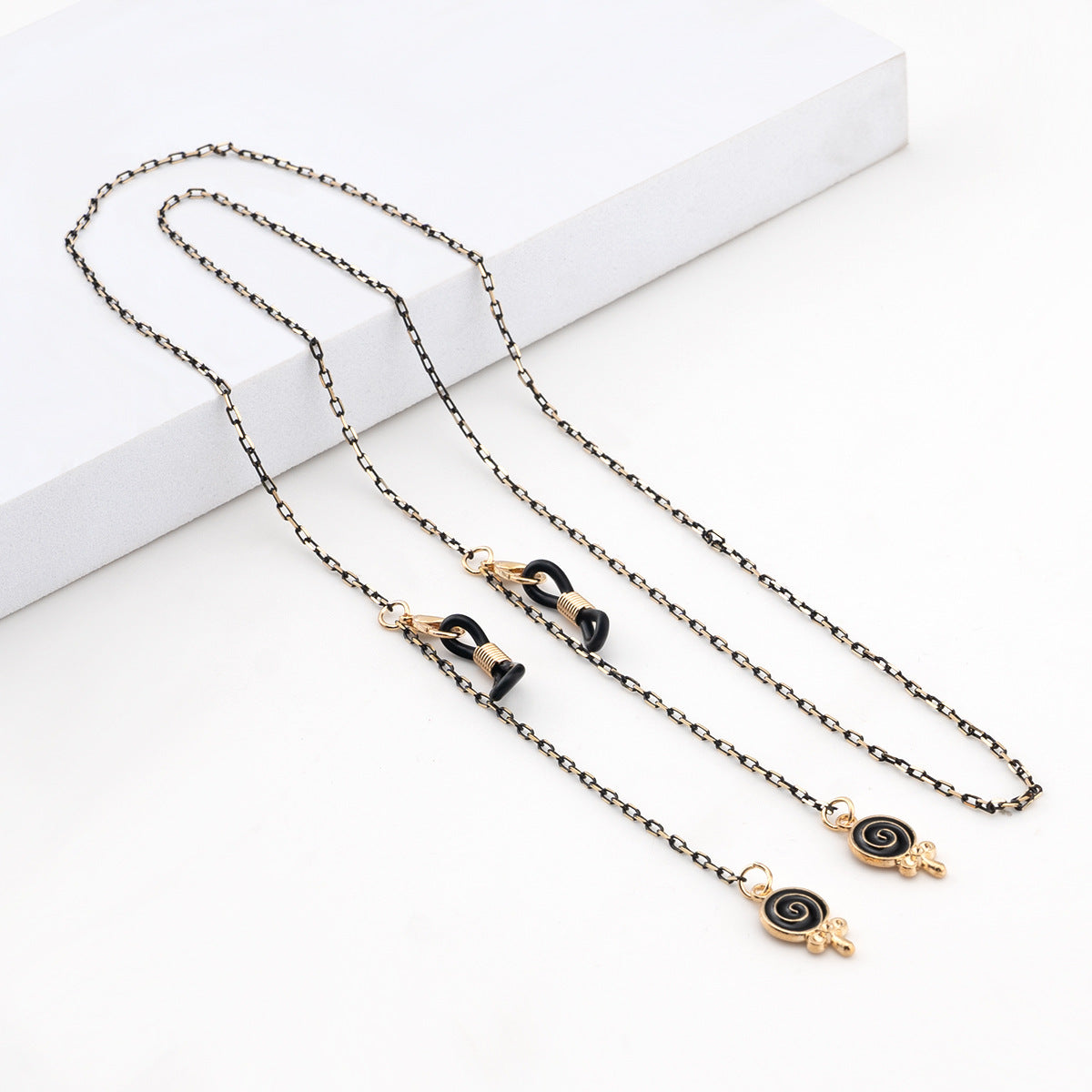 Siopsrl | Elegant Geometric Eyewear Chain Siopsrl