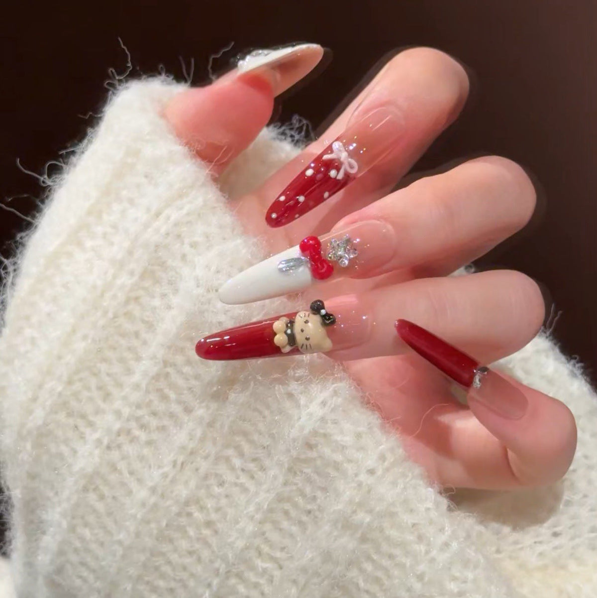 Siopsrl | Decorative Press-On Nails with Gem Accents Siopsrl