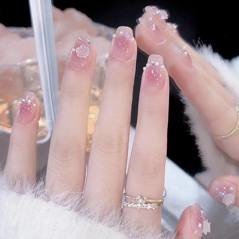 Siopsrl | Glamorous nail art with rhinestone and pearl accents Siopsrl