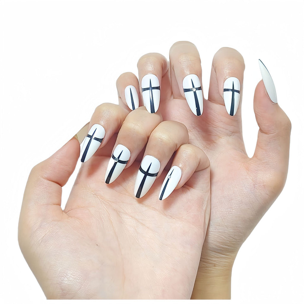 Siopsrl | Spring-like nail art with flower appliqués Siopsrl
