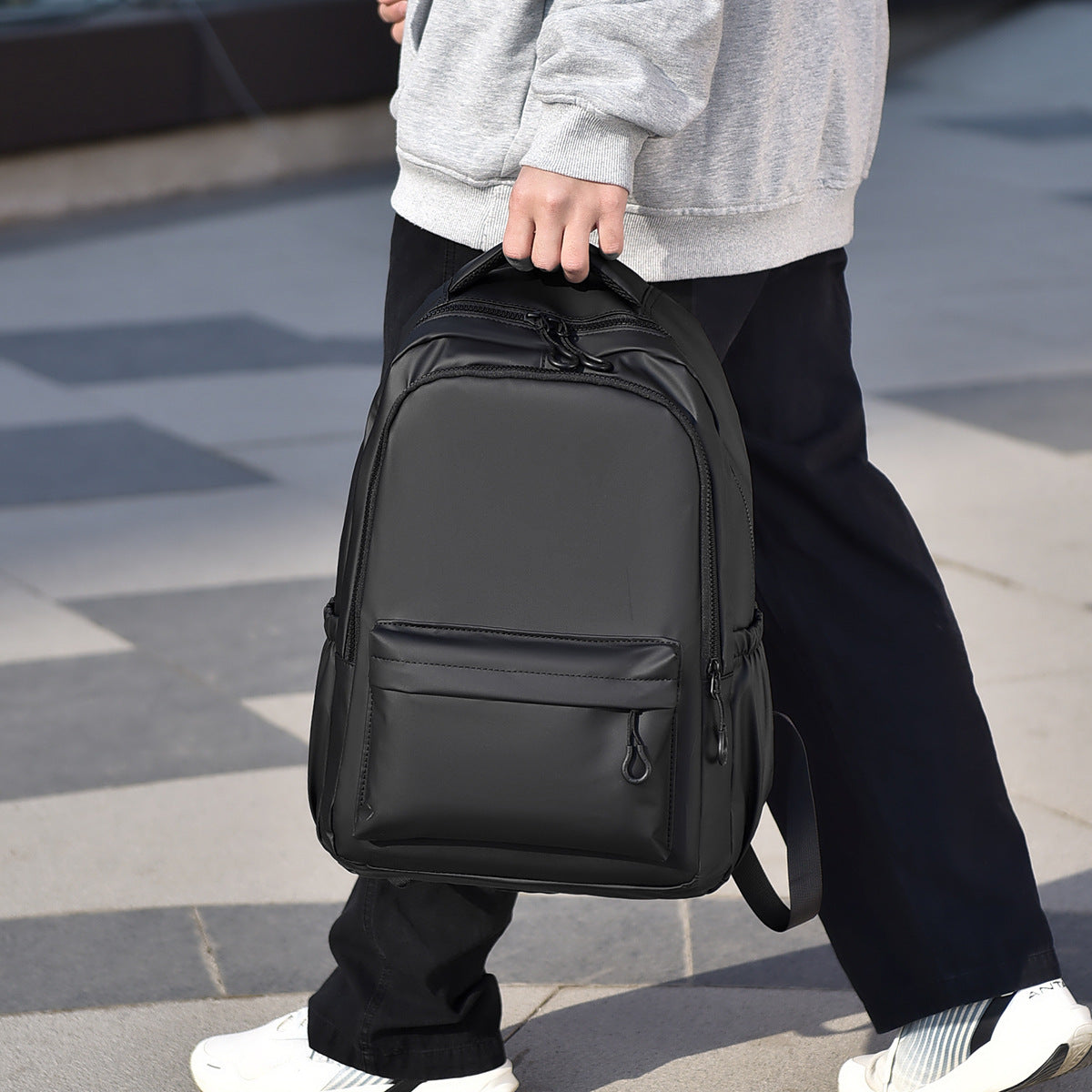 Siopsrl | Classic Business Backpack with Ergonomic Design and Multiple Compartments Siopsrl