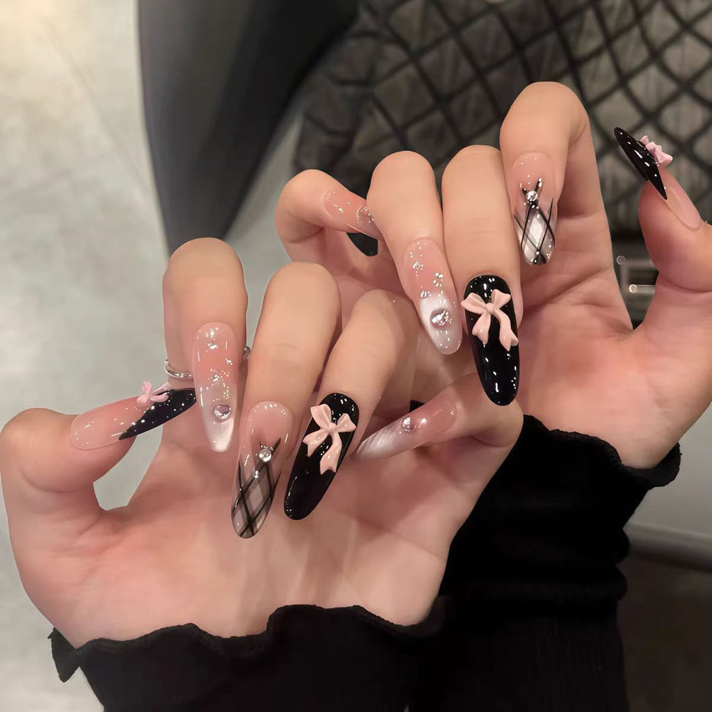 Siopsrl | Artistic Press-On Nail Set with Unique Bow and Heart Accents Siopsrl