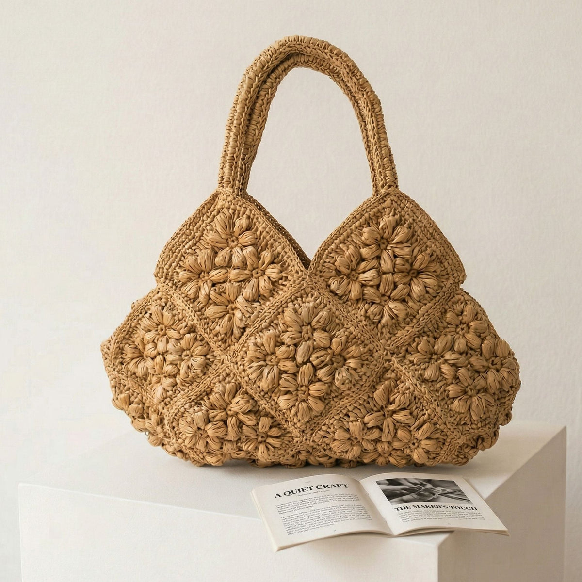 Siopsrl | Handmade macrame shoulder bag with playful flower pattern Siopsrl