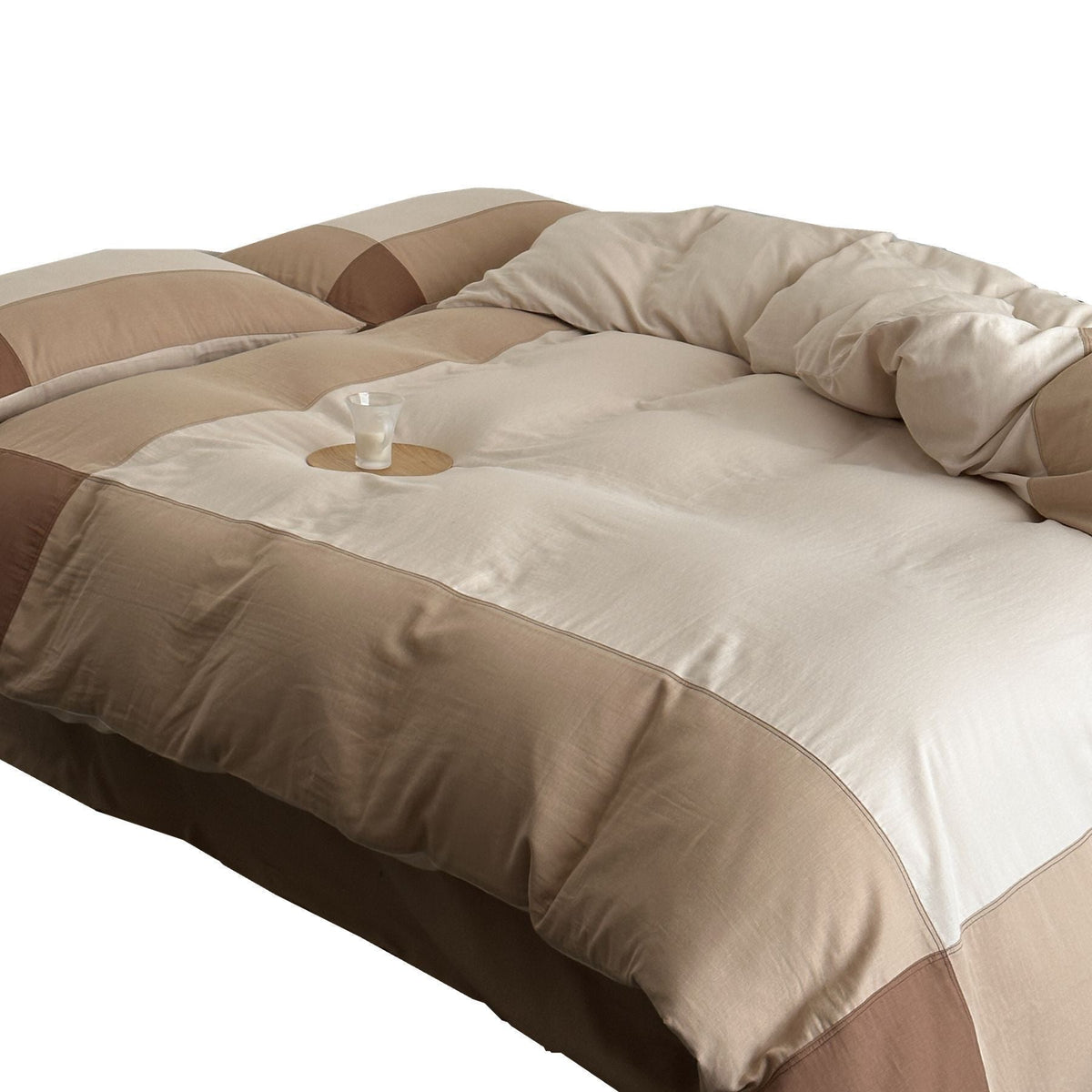 Duvet cover and pillowcase set made of cotton satin with quilted patchwork look and extra soft touch