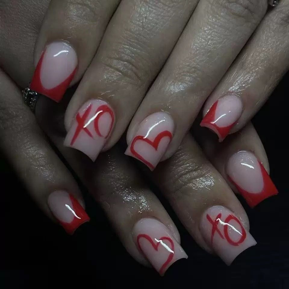 Siopsrl | Artificial nail set with romantic heart design and stylish accents Siopsrl