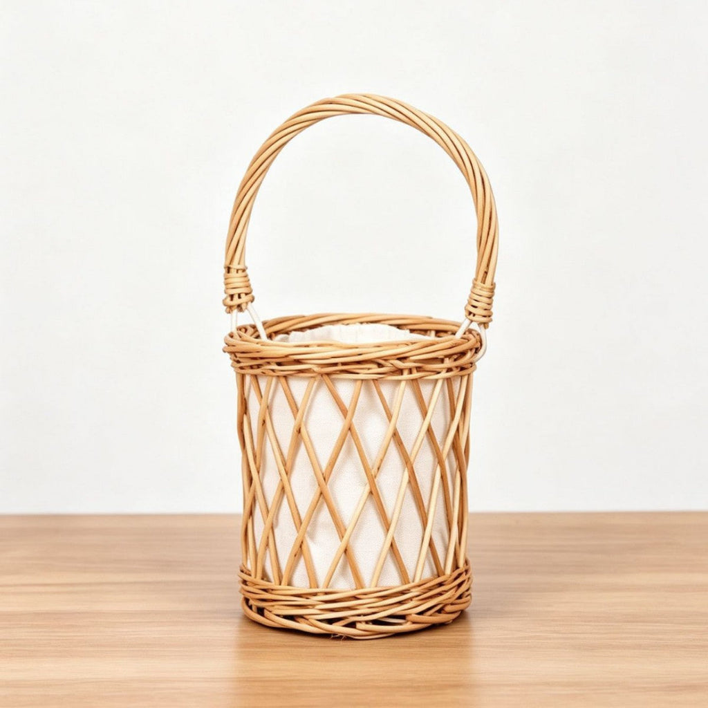 Handcrafted willow basket with cotton lining Siopsrl