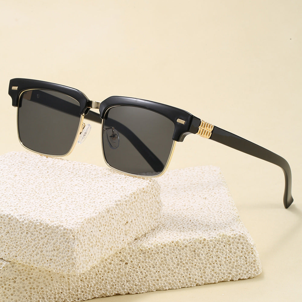 Siopsrl | Fashion sunglasses with square frame and stylish design Siopsrl