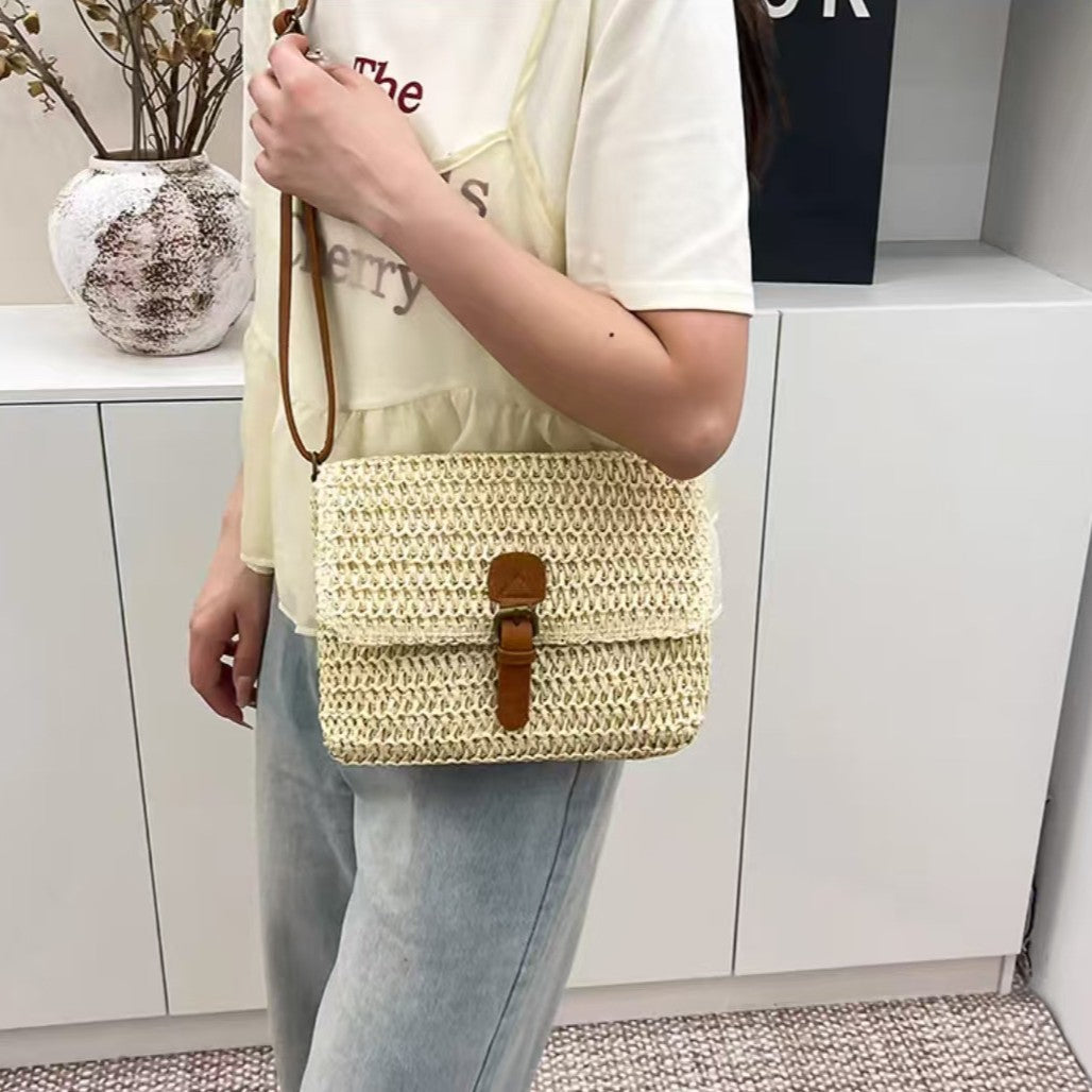 Siopsrl | Handbag made of woven natural material with leather accents Siopsrl