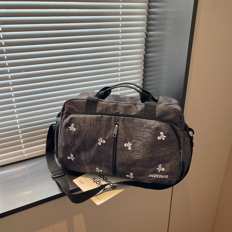 Siopsrl | Women's spacious sport and travel bag with elegant details Siopsrl