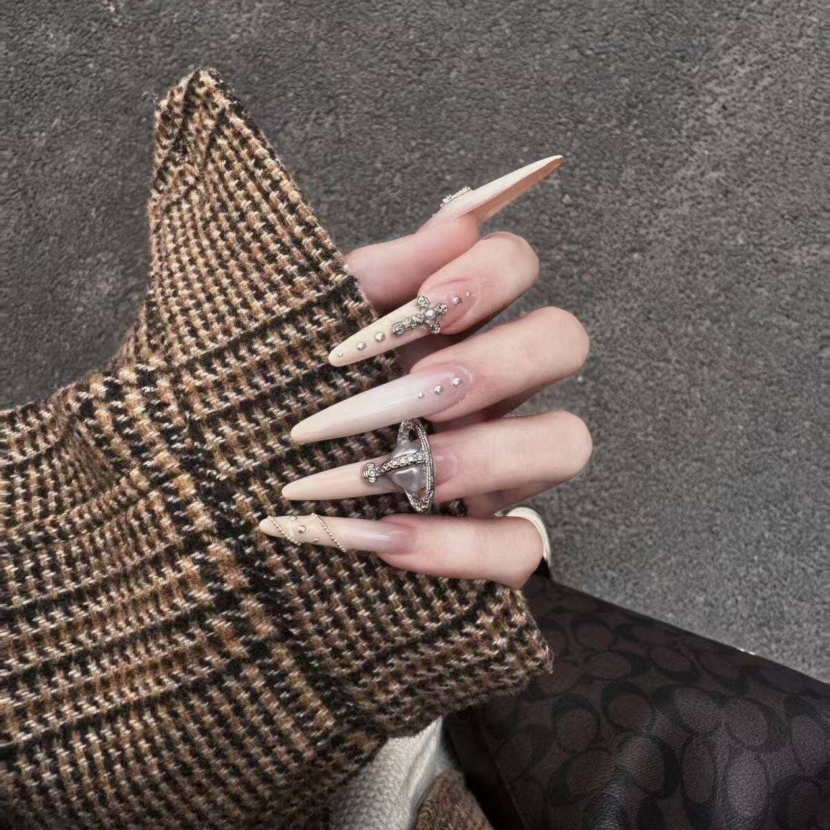 Siopsrl | Decorative Press-On Nails with Gem Accents Siopsrl