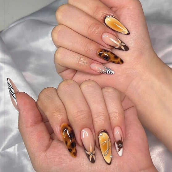 Siopsrl | Spring-like nail art with flower appliqués Siopsrl