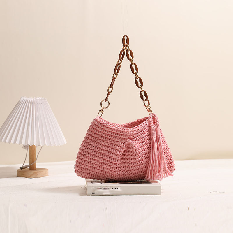 Siopsrl | Handcrafted macrame bag with fashionable fringes Siopsrl