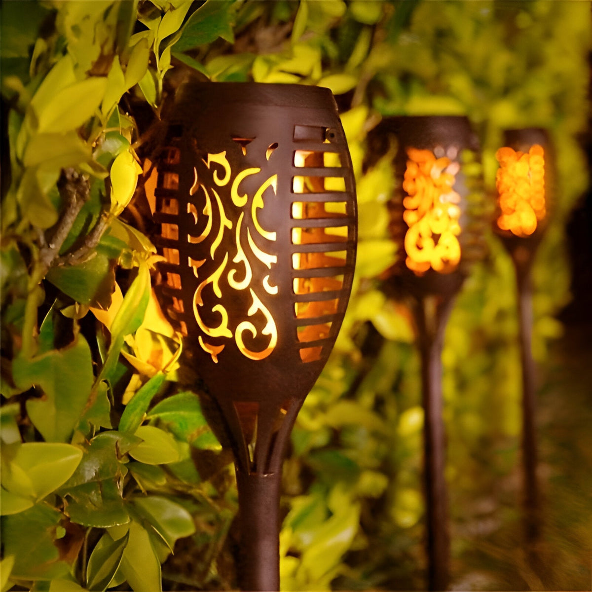 SolarFlame – Outdoor Solar Flame Garden Light