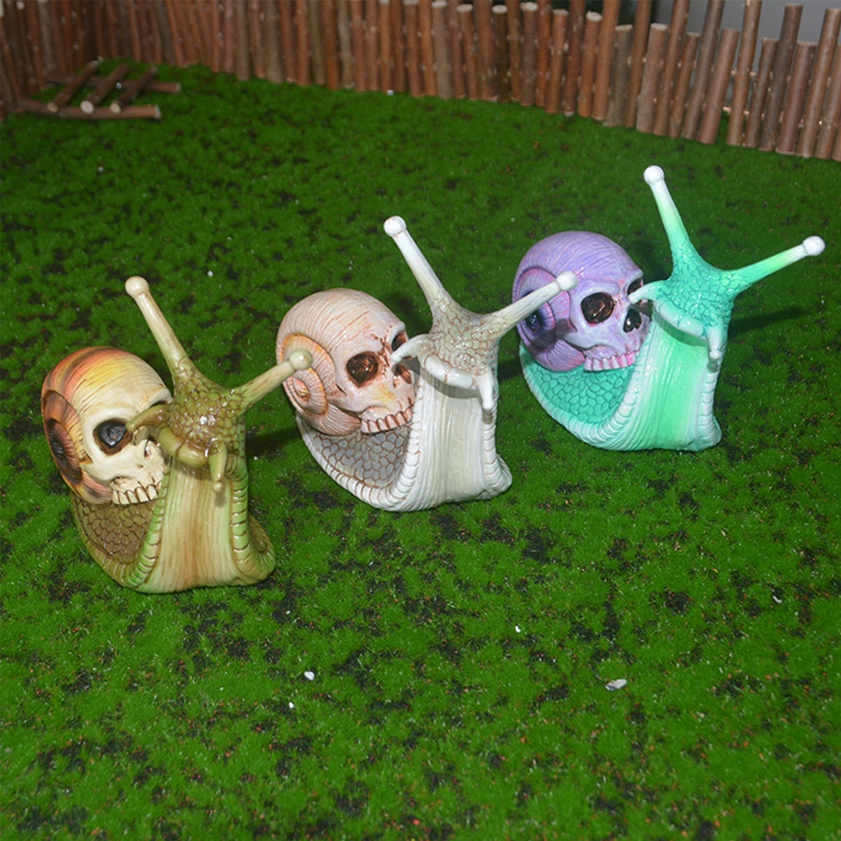 Siopsrl| Snail Skull Halloween Patio Sculpture
