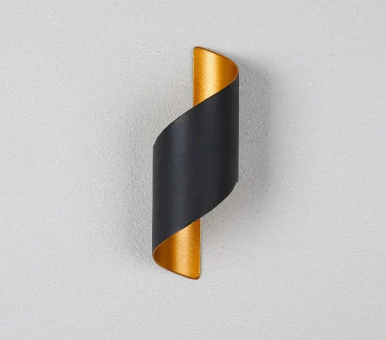 Siopsrl| IronEdge – Modern Wall Light Crafted from Iron and Acrylic