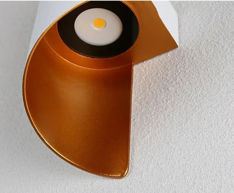 Siopsrl| IronEdge – Modern Wall Light Crafted from Iron and Acrylic