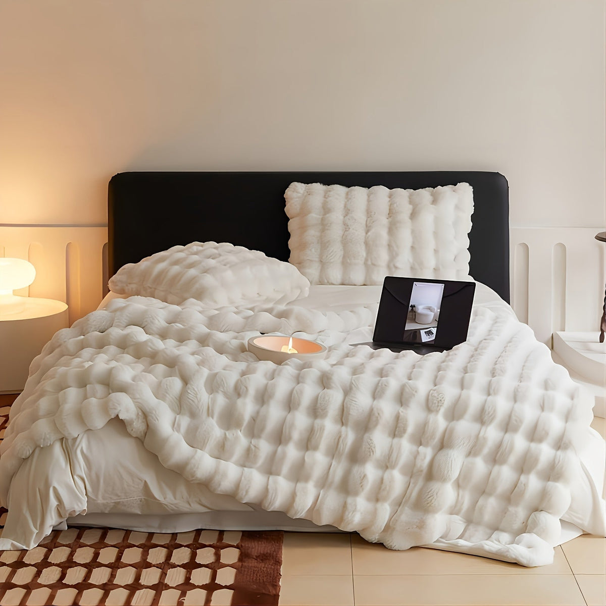 Siopsrl| Premium Fleece Blanket with Elegant Design