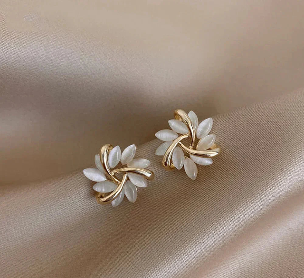 Siopsrl| Elegant and exquisite gold opal flower circle stud earrings