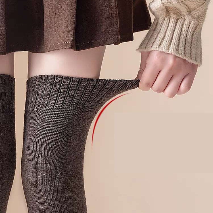 Non-slip Over-the-knee stockings made of cotton with silicone