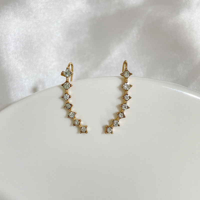 LuxeSparkle Sophisticated Diamond Accent