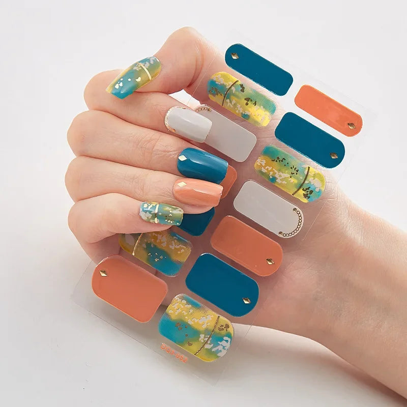 GlitzNail – Festive Christmas Nails Quick, Complete Without Salon