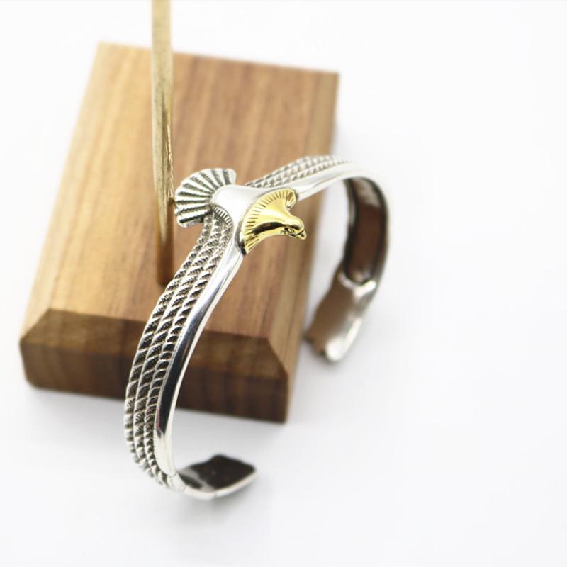 Bracelet in the shape of the special eagle