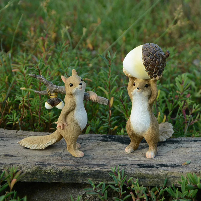 NutCharm – The decorative squirrel with heart!