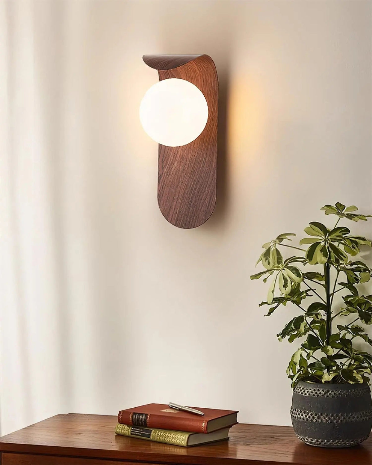 Siopsrl| Carlyle Wall Lamp | Stylish Modern Lighting for Any Room